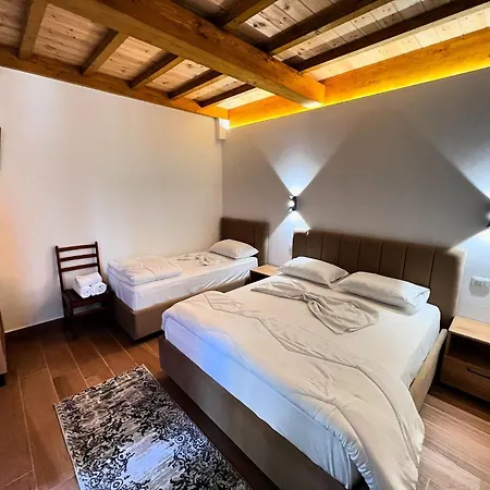 Penzion Alberti Llogara 3*