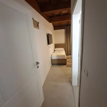Penzion Alberti Llogara 3*