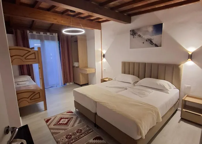 Alberti Llogara Konukevi 3*
